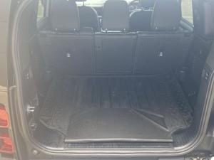 Land Rover Defender 110 D350 X-Dynamic HSE - Image 25