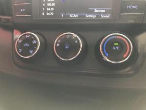 Toyota RAV4 2.0 GX auto - Image 15