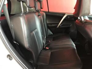 Toyota RAV4 2.0 GX auto - Image 8