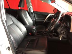 Toyota RAV4 2.0 GX auto - Image 9