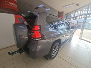 Toyota Land Cruiser Prado 2.8GD VX-L - Image 2