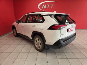 Toyota RAV4 2.0 GX CVT - Image 9