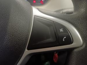 Nissan Magnite 1.0 Visia AMT - Image 12