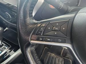 Nissan Navara 2.5DDTI LE/LE Plus automatic D/C - Image 11
