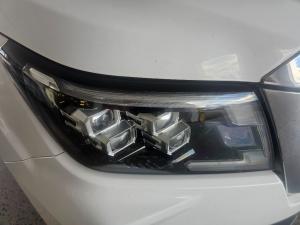 Nissan Navara 2.5DDTI LE/LE Plus automatic D/C - Image 20