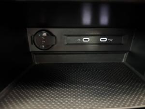 Volkswagen Tiguan 2.0 TSI R-LINE 4Motion DSG - Image 13