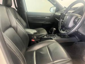 Toyota Hilux 2.8 GD-6 Raider 4X4 automaticD/C - Image 7