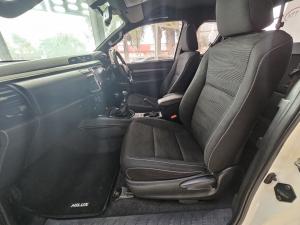Toyota Hilux 2.8GD-6 Xtra cab 4x4 Legend manual - Image 7