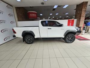 Toyota Hilux 2.8GD-6 Xtra cab 4x4 Legend manual - Image 3