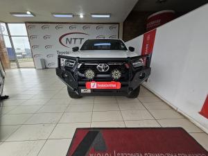 Toyota Hilux 2.8GD-6 Xtra cab 4x4 Legend manual - Image 4