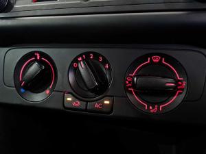 Volkswagen Polo Vivo hatch 1.6 Comfortline auto - Image 17