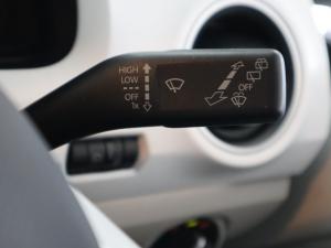 Volkswagen up! move up! 5-door 1.0 - Image 20