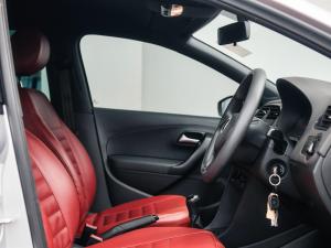 Volkswagen Polo Vivo hatch 1.4 Comfortline - Image 8