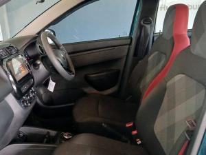 Renault Kwid 1.0 Techno auto - Image 21