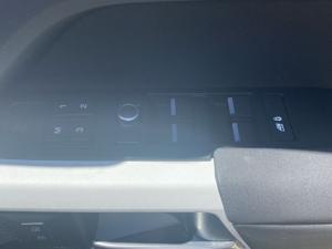 Land Rover Defender 110 P400 SE - Image 10