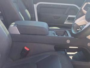 Land Rover Defender 110 P400 SE - Image 20