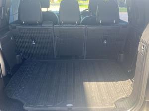 Land Rover Defender 110 P400 SE - Image 24