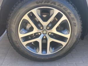 Land Rover Defender 110 P400 SE - Image 9