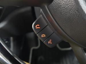 Suzuki Swift 1.2 GLX auto - Image 16