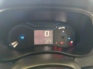 Renault Kwid 1.0 Techno manual - Image 8
