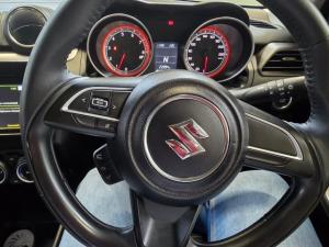 Suzuki Swift 1.2 GLX auto - Image 11