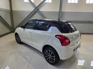 Suzuki Swift 1.2 GLX auto - Image 4