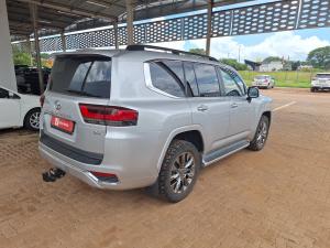 Toyota Land Cruiser 300 3.5T ZX - Image 2