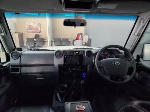 Toyota Land Cruiser 79 4.5DD/C - Image 6