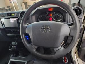 Toyota Land Cruiser 79 4.5DD/C - Image 8