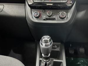Renault Kwid 1.0 Techno manual - Image 10