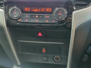 Mitsubishi Triton 2.4DI-D double cab 4x4 auto - Image 10