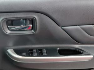 Mitsubishi Triton 2.4DI-D double cab 4x4 auto - Image 14