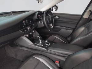 Alfa Romeo Giulia 2.0T Super - Image 3