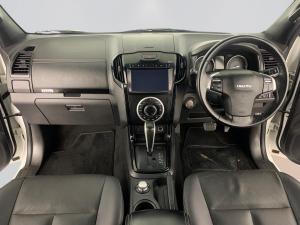 Isuzu D-MAX 300 LX 4X4 automatic D/C - Image 10