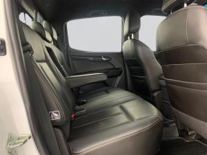 Isuzu D-MAX 300 LX 4X4 automatic D/C - Image 15