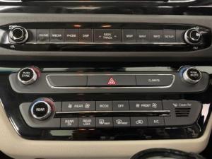 Kia Sedona 2.2D SXL automatic - Image 8