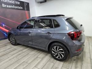 Volkswagen Polo hatch 1.0TSI Life auto - Image 12