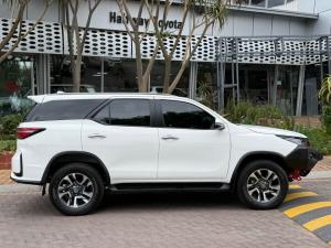 Toyota Fortuner 2.4GD-6 4x4 - Image 3