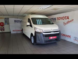 Toyota Quantum 2.8 SLWB panel van - Image 1