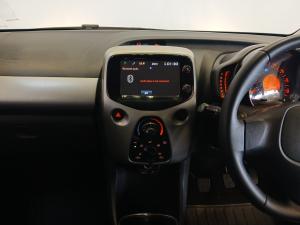 Toyota Aygo 1.0 X-Play - Image 12