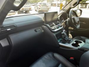 Toyota Landcruiser 300 V6 3.3D ZX - Image 7