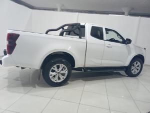 Isuzu D-Max 1.9TD Extended cab LS manual - Image 2