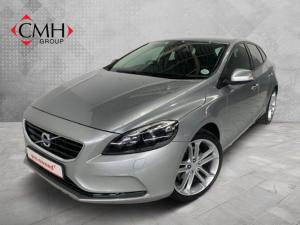 Volvo V40 T3 Elite - Image 1