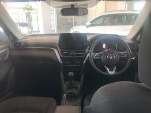 Toyota Urban Cruiser 1.5 XR manual - Image 12