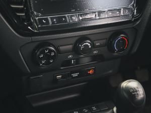 Isuzu D-Max 1.9TD double cab LS X-Rider manual - Image 23