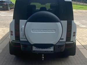 Land Rover Defender 110 D300 X-Dynamic HSE - Image 3