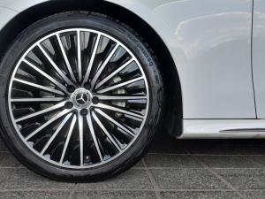 Mercedes-Benz E-Class E220d Avantgarde - Image 3