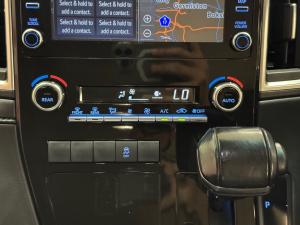 Toyota Quantum 2.8 LWB bus 6-seater VX Premium - Image 14