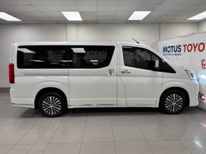 Toyota Quantum 2.8 LWB bus 6-seater VX Premium - Image 3