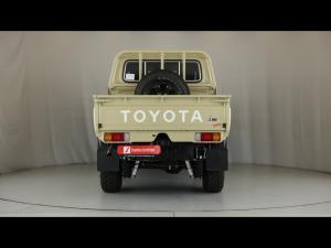 Toyota Land Cruiser 79 2.8GD-6 double cab - Image 5